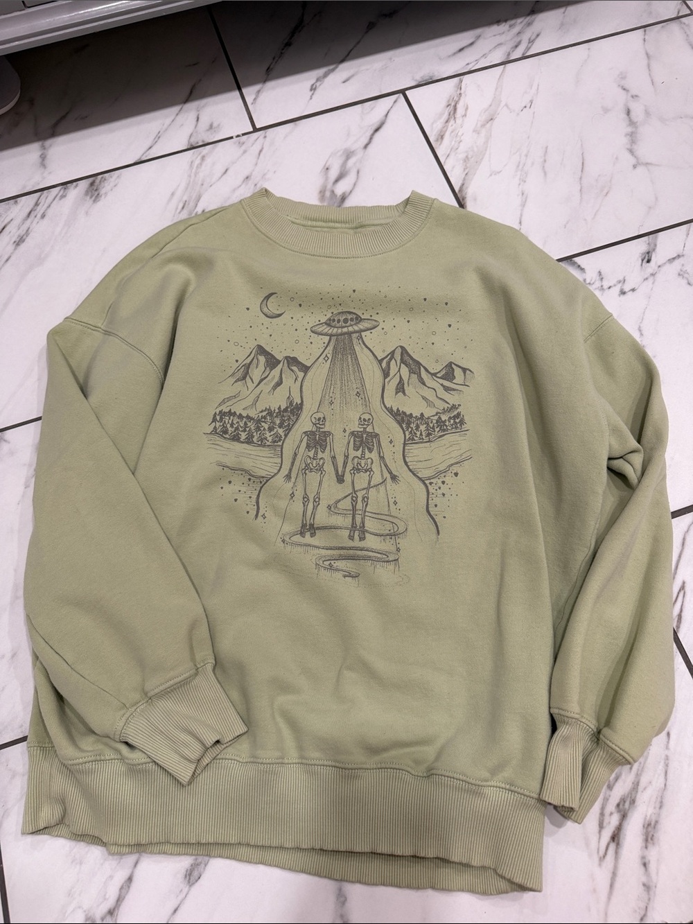 American Eagle Outfitters Light green Crewneck with Alien Abduction Graphic